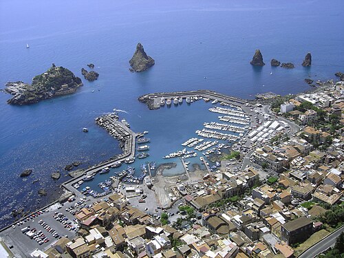 Cyclops Rocks, Aci Trezza
