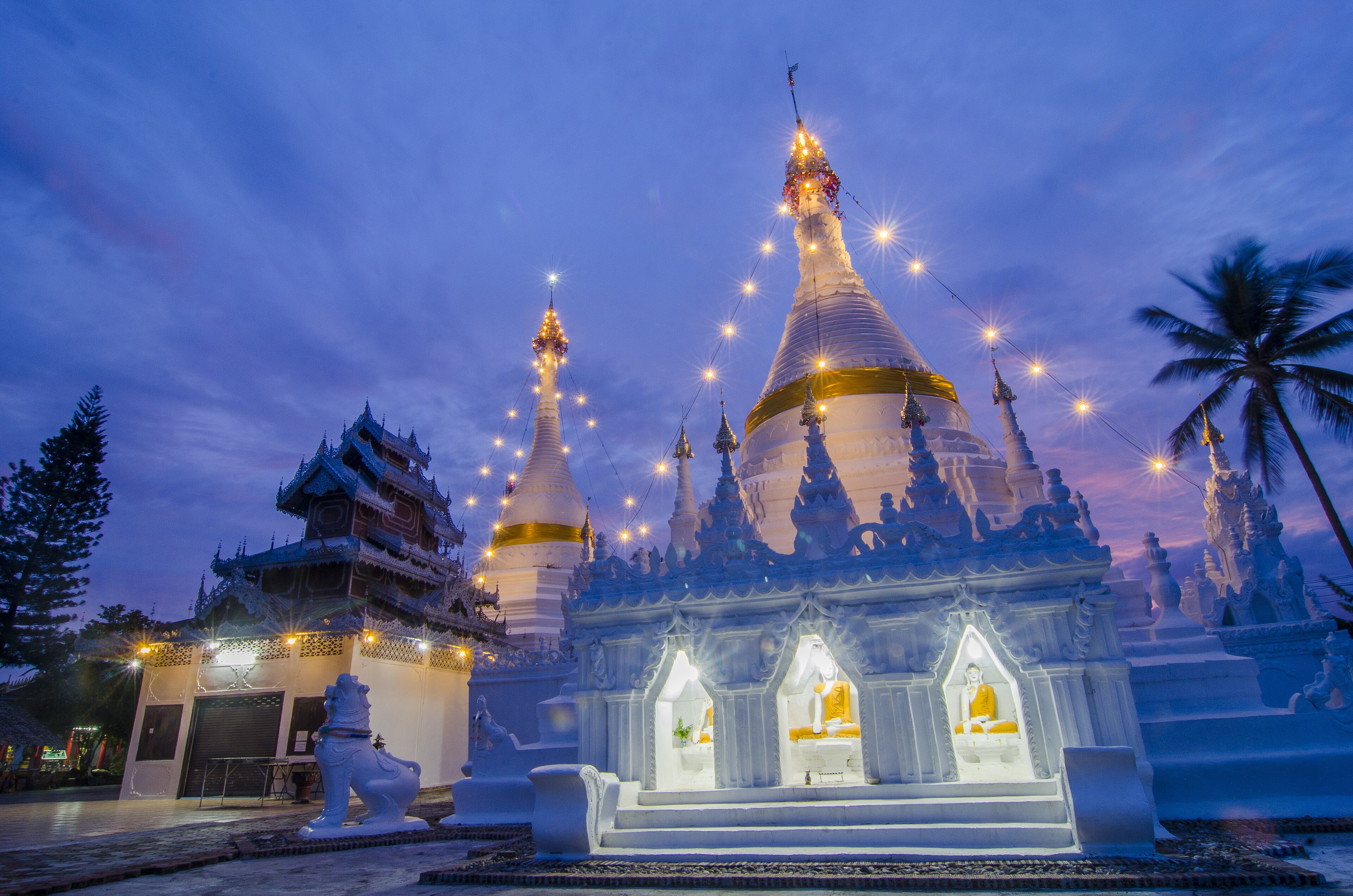 Wat Phrathat Doi Kham