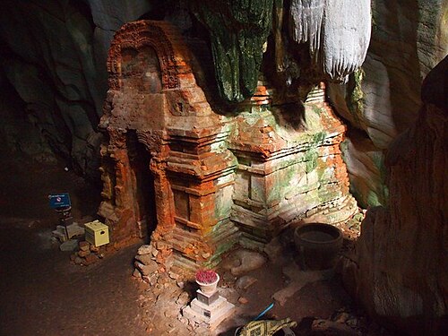 Phnom Chhngok Cave Temple