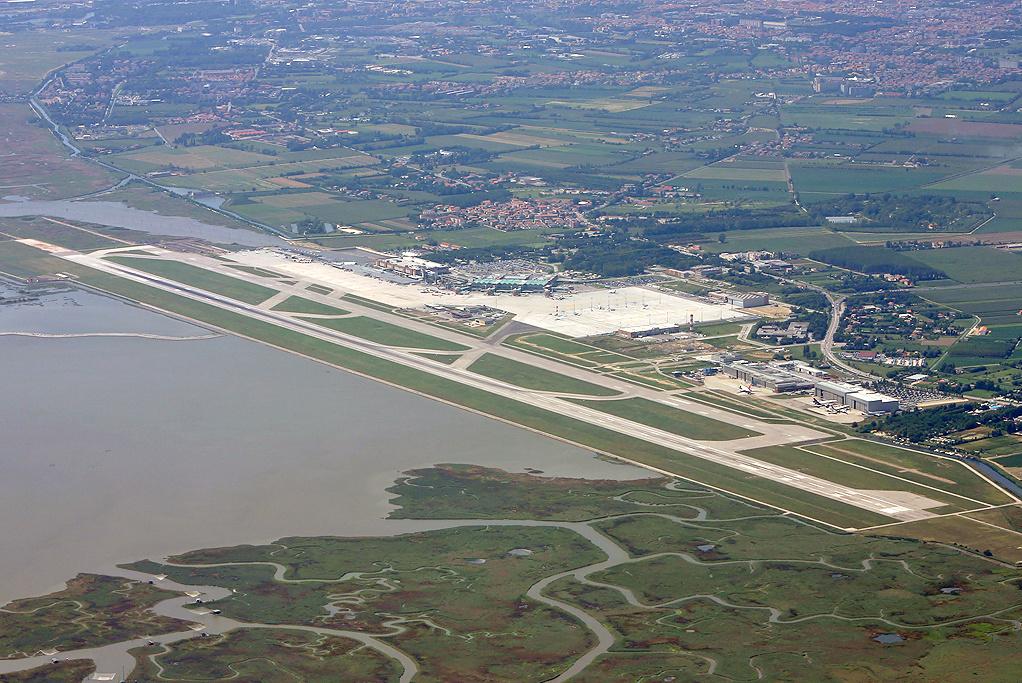 Venice Marco Polo Airport (Aeroporto)