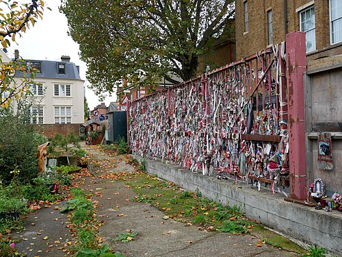 Crossbones Graveyard & Garden of Remembrance