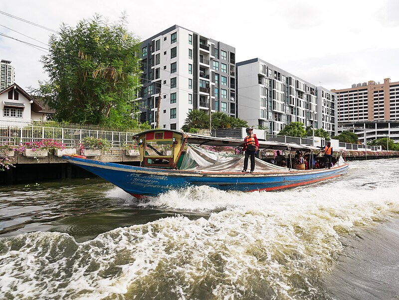 Khlong Saen Saep