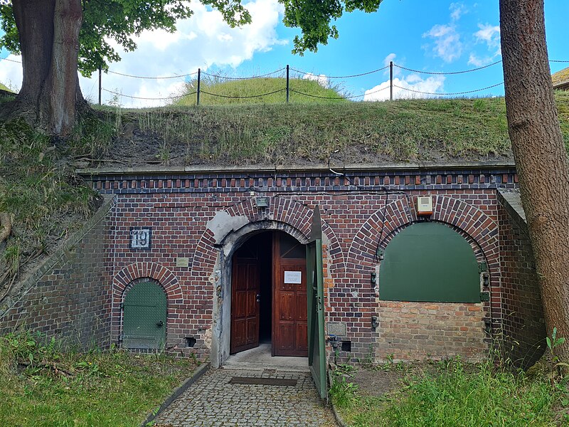 Fort VII concentration camp