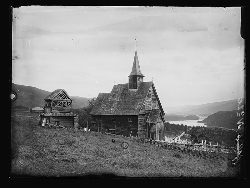 Lomen stave church