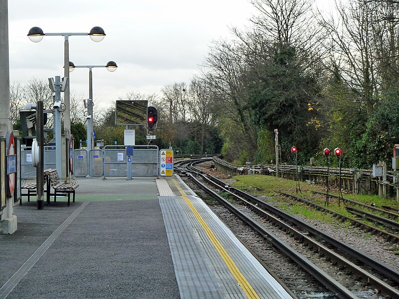 Oakwood tube station
