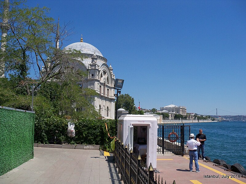 Dolmabahçe Mosque