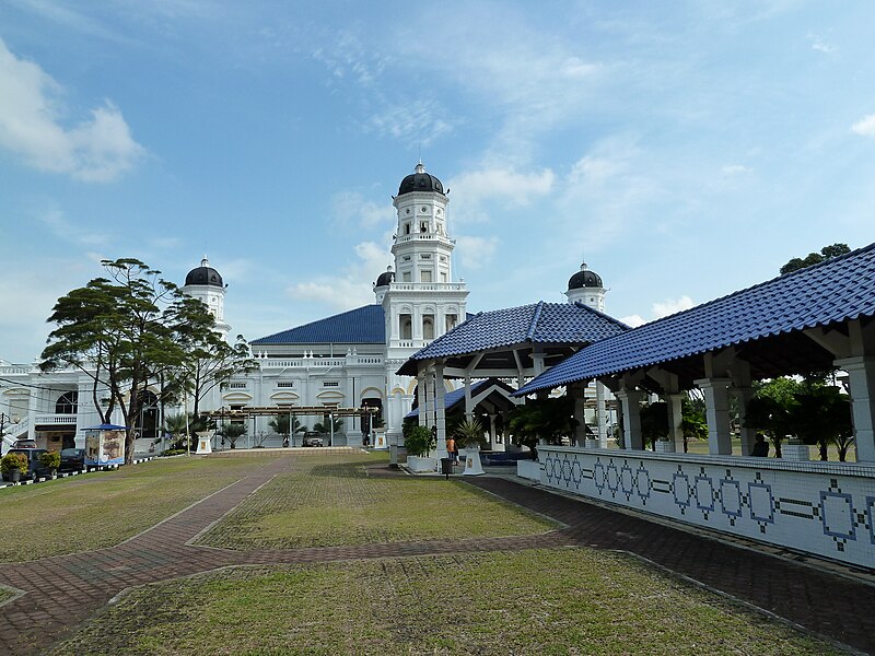 Sultan Abu Bakar Mosque