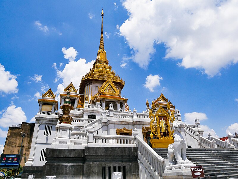 Wat Traimit