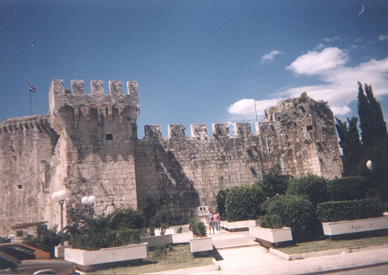 Kamerlengo Castle