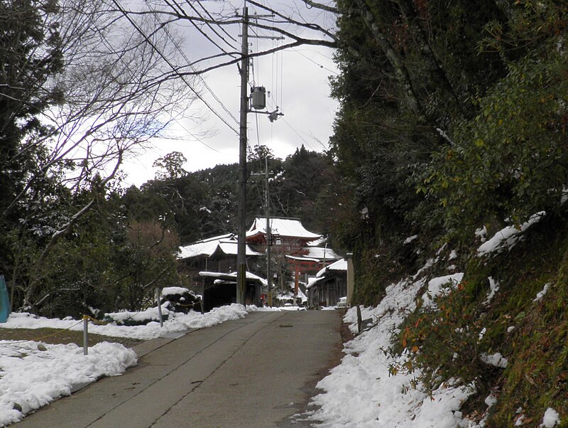 Yoshino Mikumari Shrine
