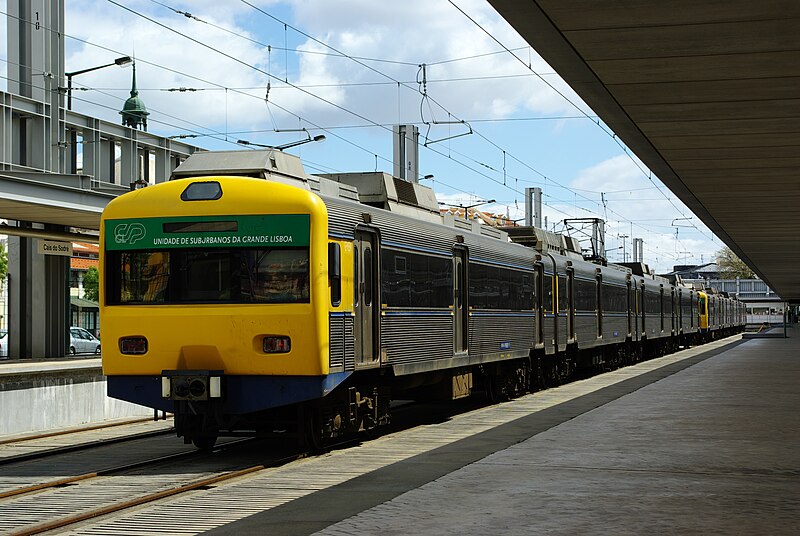Cais do Sodré railway station