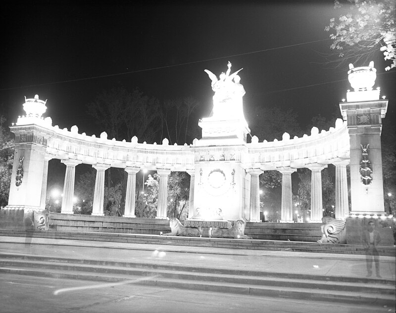 Hemicycle to Juárez
