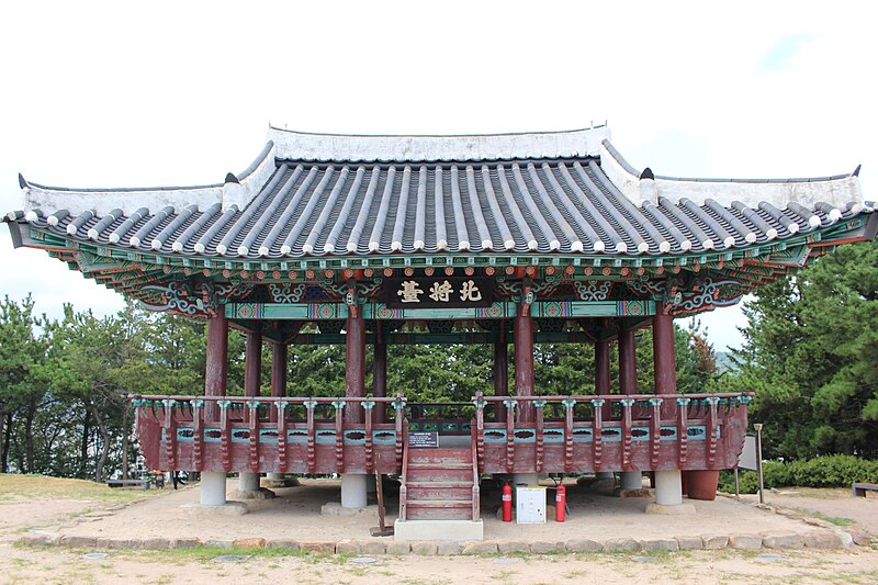 Dongnaeeupseong Fortress