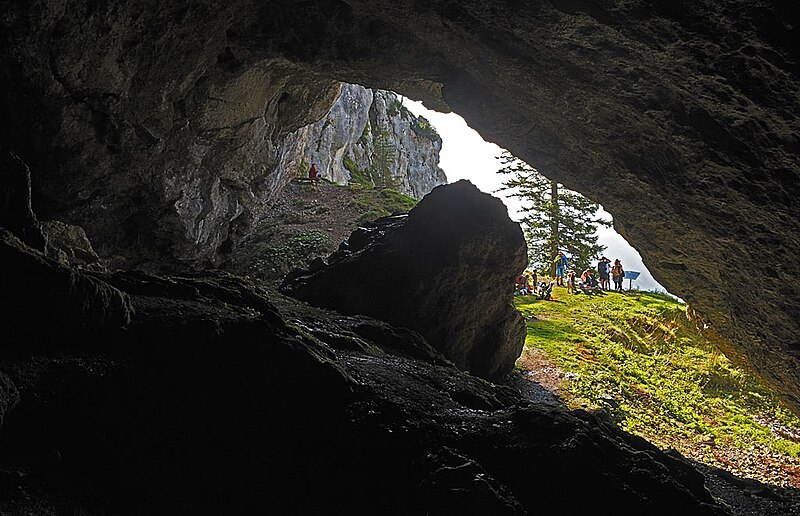 Potok Cave