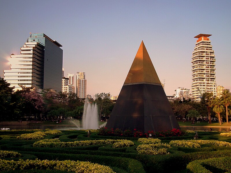 Benjasiri Park