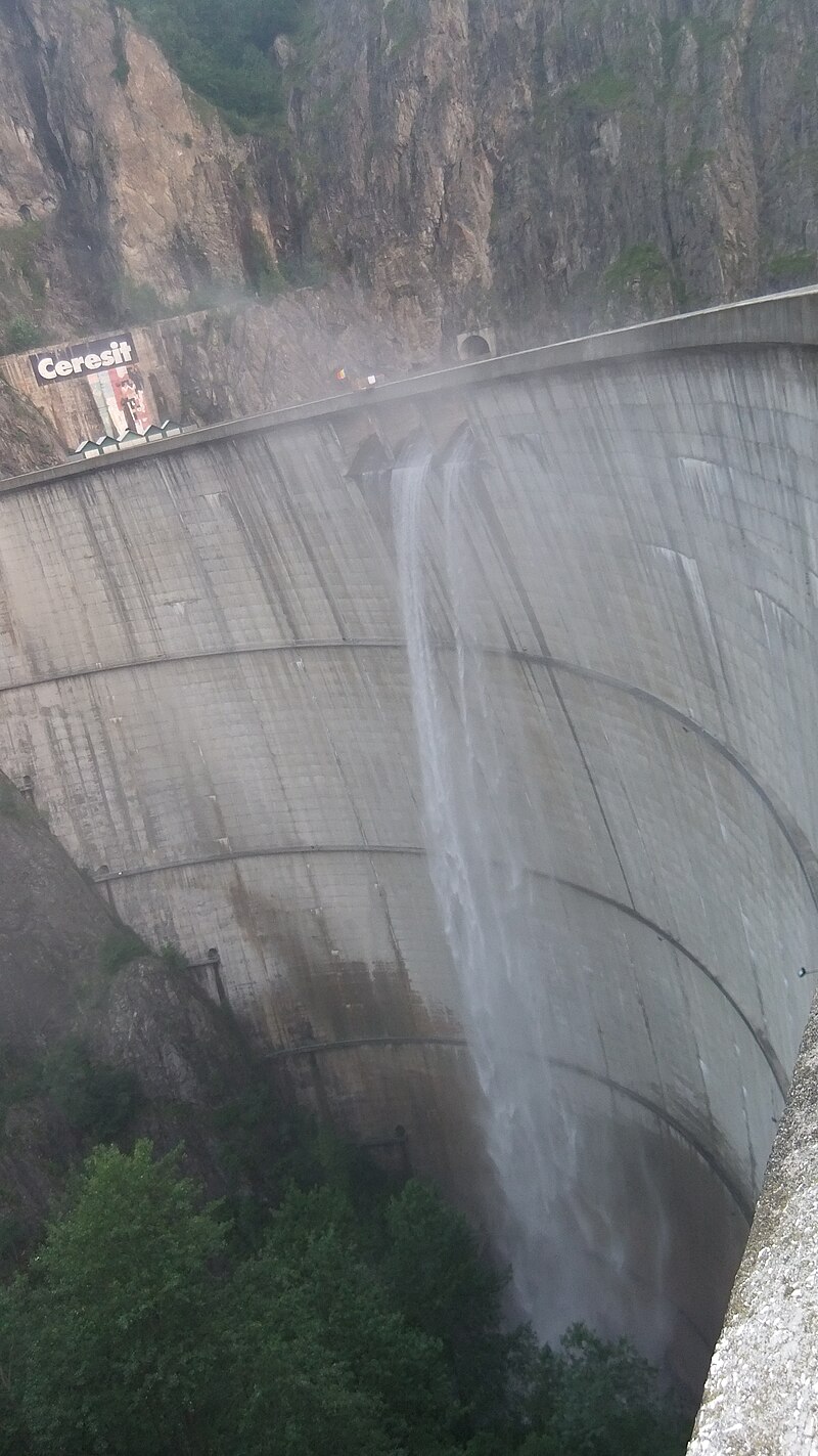 Lake Vidraru