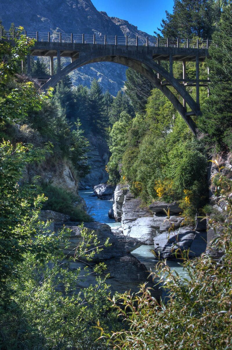 Edith Cavell bridge