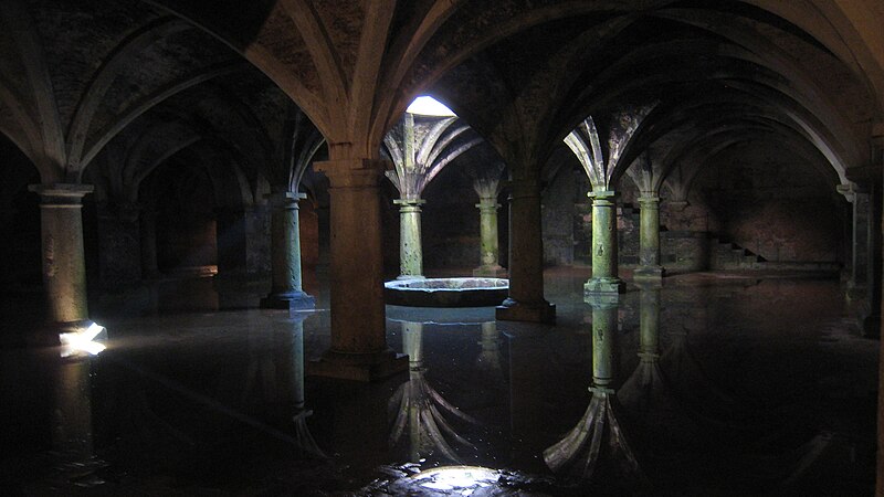 Portuguese cistern