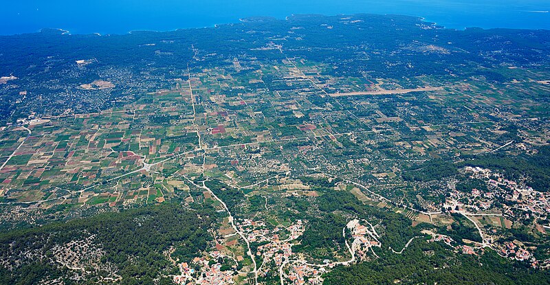 Stari Grad Plain
