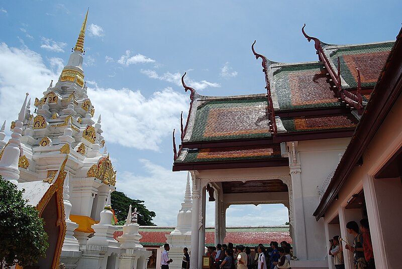 Wat Phra Boromathat Chaiya Rat Worawihan
