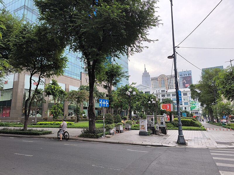 Chi Lăng Park
