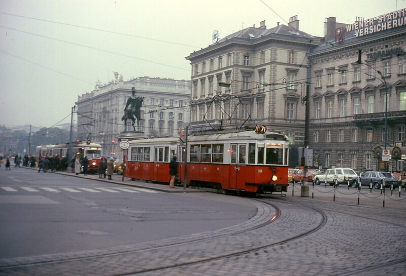 Schwarzenbergplatz