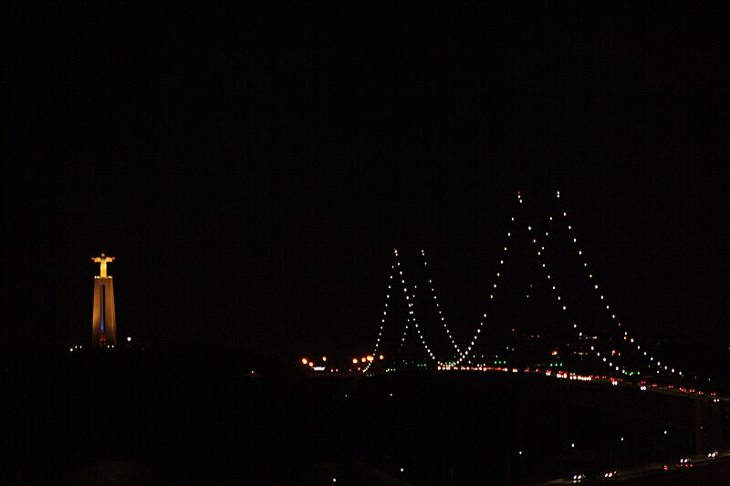 25 de Abril Bridge