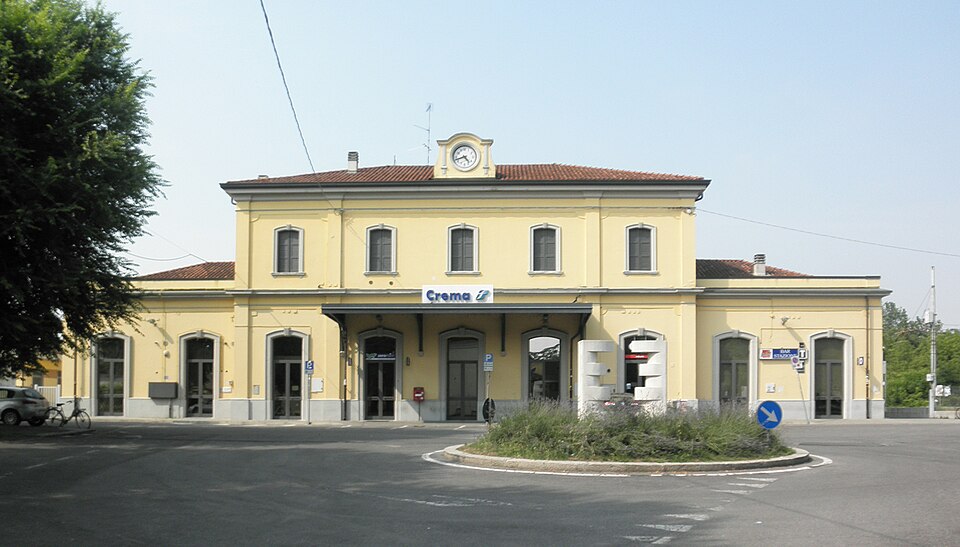 Crema Train Station