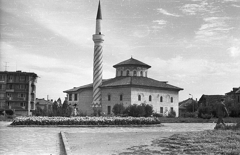 Bayrakli Mosque