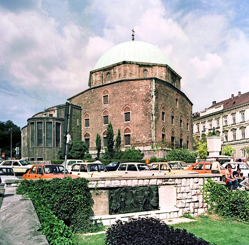 Mosque of Pasha Qasim